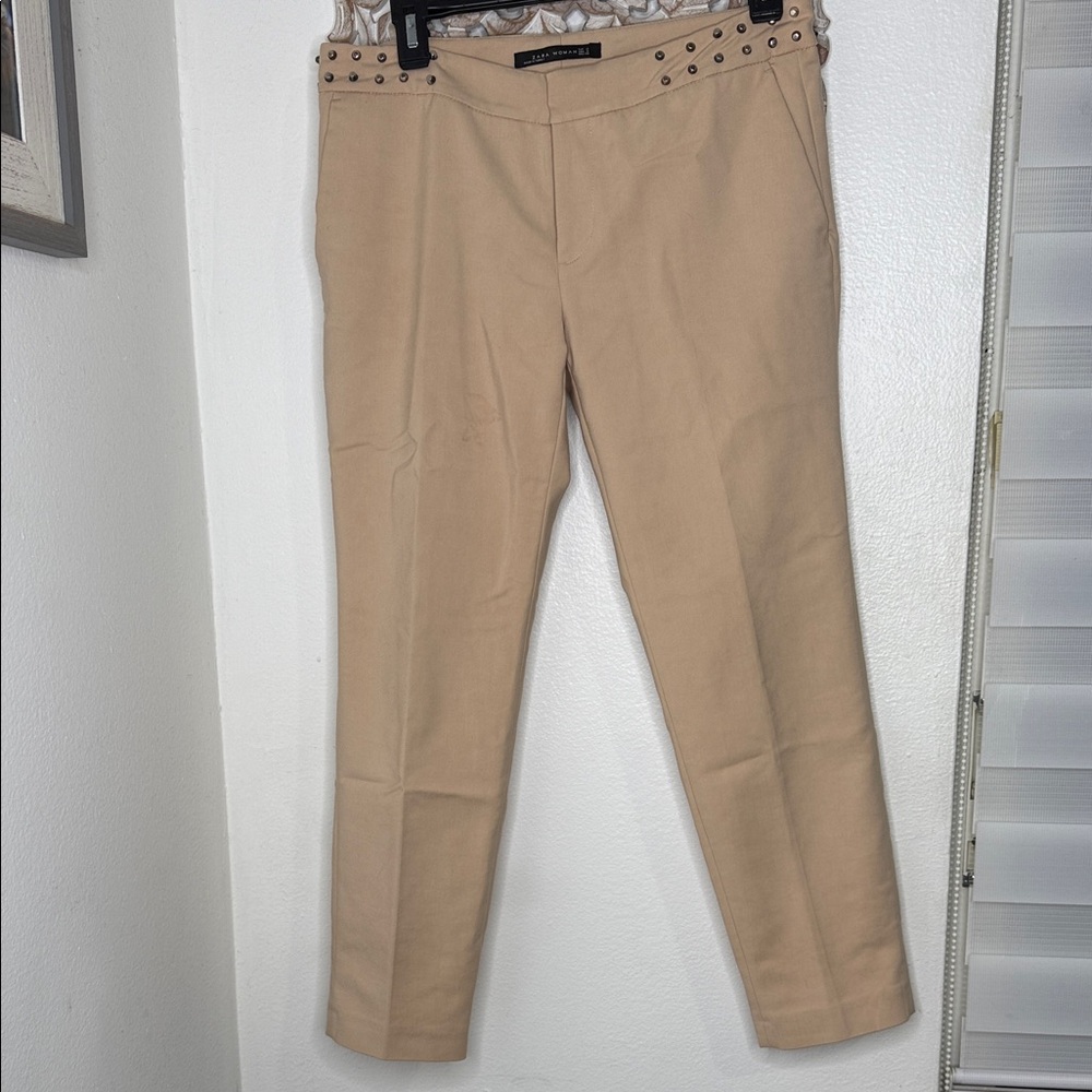 Zara Women's Tan Capris